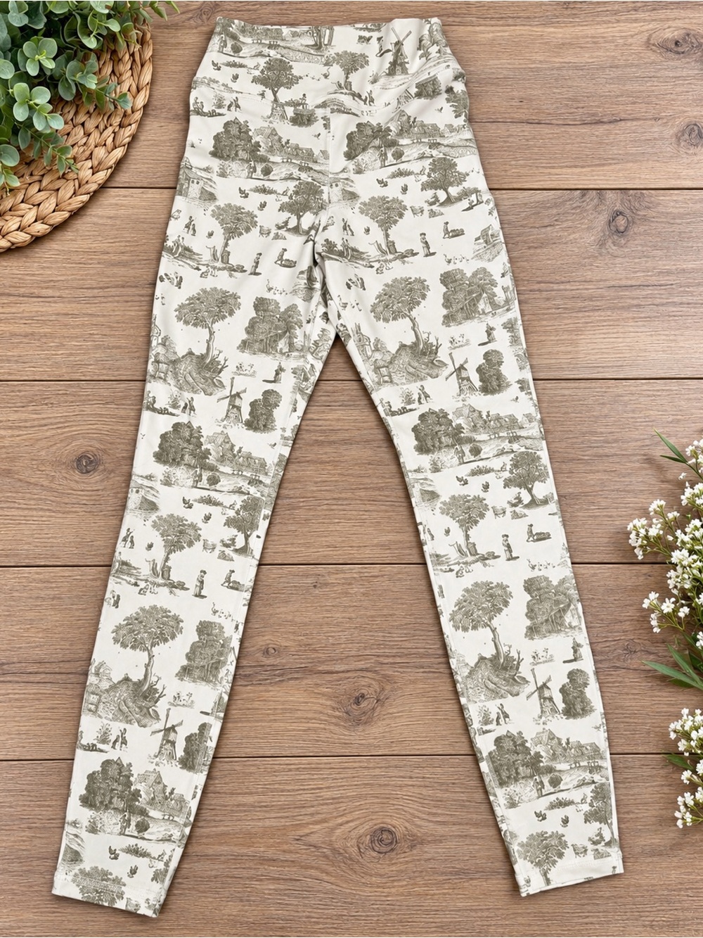 WeWoreWhat Cream Leggings with Olive Toile Print